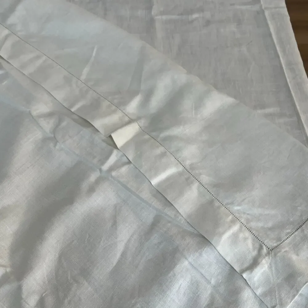 Lightweight Linen Tablecloth 62